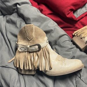 Sterling River Tan Leather Boots